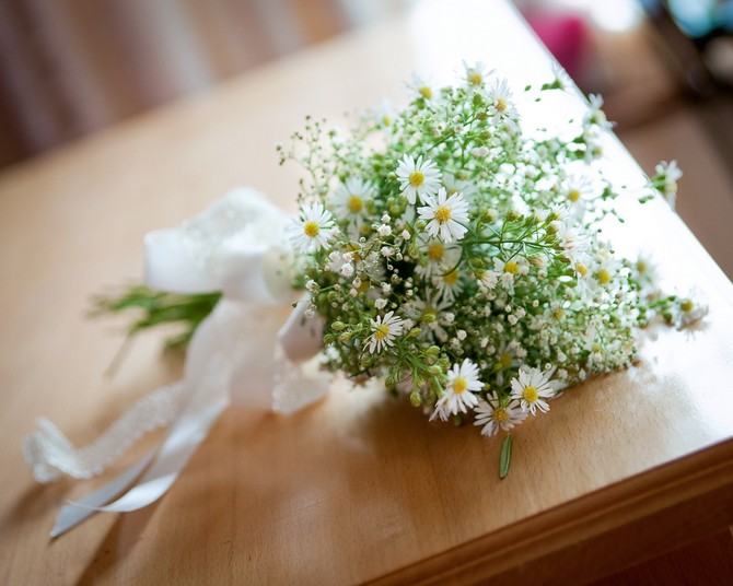 white green baby's breath wedding bouquet. Tara Aherne Photography baby's breath wedding bouquet white green
